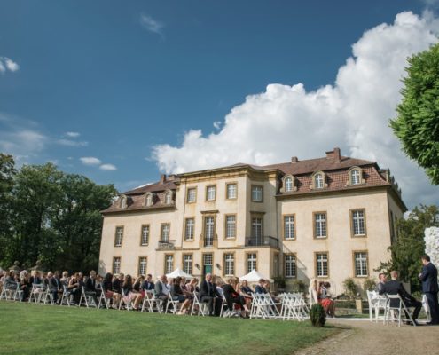 Freie Trauung in Möhler vor dem Schloss