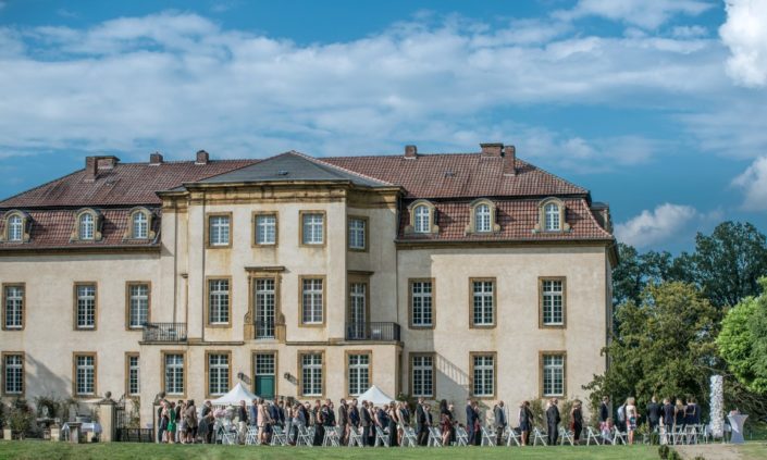 Freie Trauung von der Seite Location Schloss Möhler