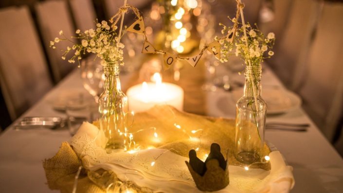 Hochzeitstisch Dekoration im Gesindehuis auf Schloss Möhler