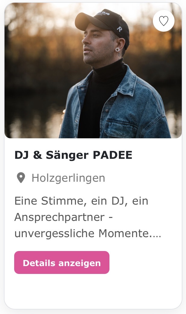 Hochzeits DJ & Sänger „Padee“ Eine Stimme, ein DJ, ein Ansprechpartner - unvergessliche Momente. Ich sorge mit Live-Gesang für emotionale Augenblicke und bringe als DJ eure Gäste bis spät in die Nacht auf die Tanzfläche.