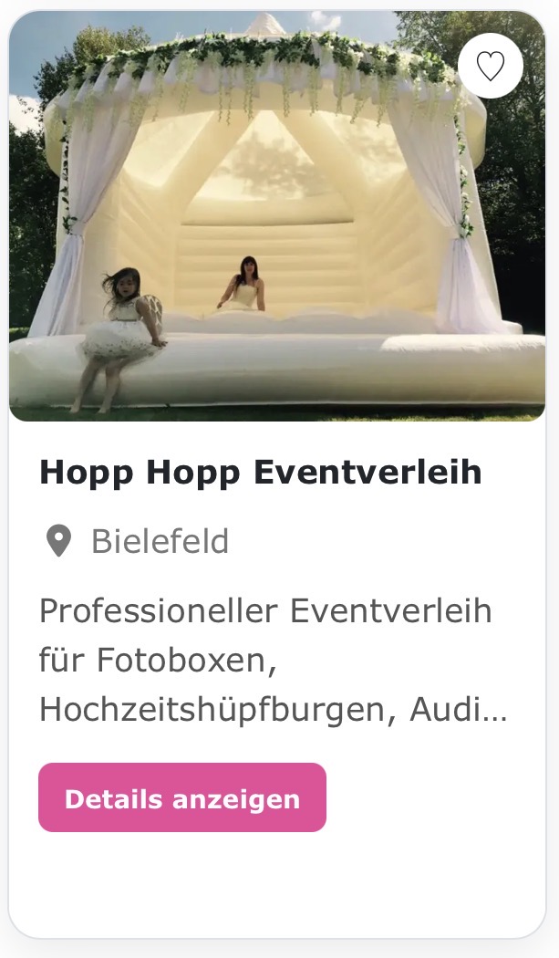 Hüpfburg weiß & mehr! „Hopp Hopp Eventverleih“ Professioneller Eventverleih für Fotoboxen, Hochzeitshüpfburgen, Audio Gästebuch und Fun-Food Produkten im Großraum Bielefeld. Lieferung und Aufbau möglich. Premium Fotobox ab 139 Euro, Hochzeitshüpfburg ab 190 Euro, Audio Gästebuch ab 49 Euro, u.v.m.