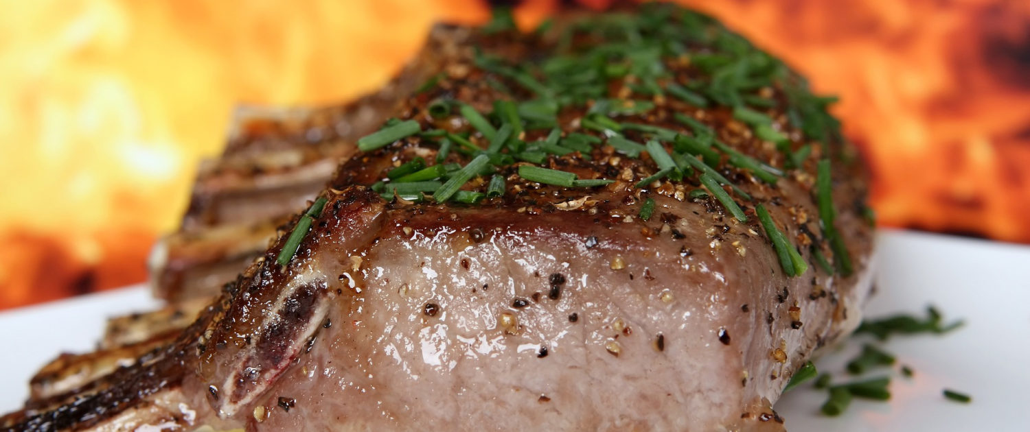 Lammsteaks vom Grill auf Schloss Möhler
